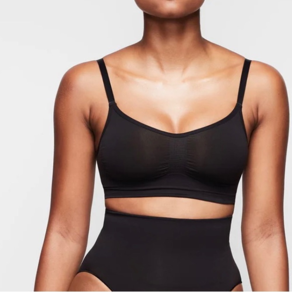 SKIMS SEAMLESS SCULPT BRALETTE